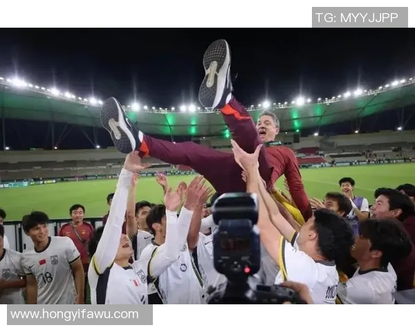 青春赛场上的足球梦想与成长故事：一位上高中的足球明星的奋斗之路