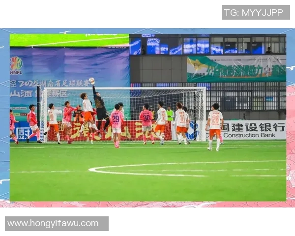 门神与足球明星的传奇故事交汇在绿茵场上的精彩瞬间